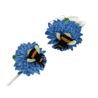 BEE ON A DAISY  MAGNET HOLDER